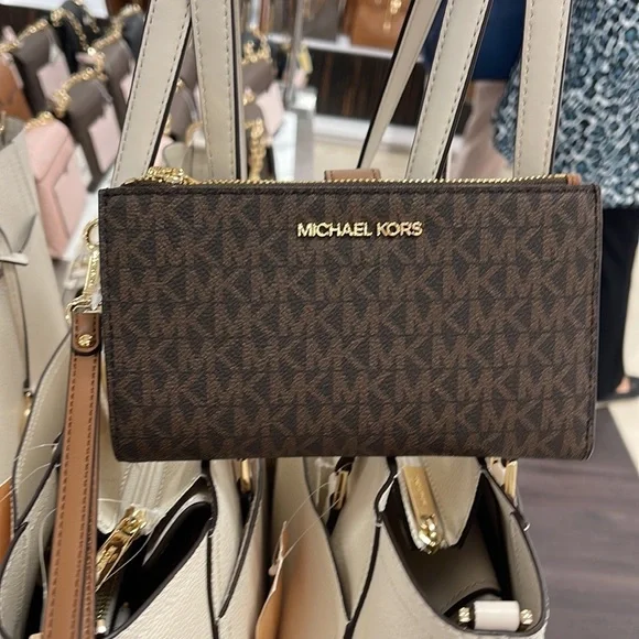 MICHAEL KORS LARGE DOUBLE ZIP WRISTLET PHONEHOLDER WALLET CLUTCH 
Brown - Picture 13 of 16